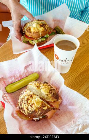 Miami Coral Gables Florida, getoastetes Bagelry & Deli, Restaurant Restaurants Dining Dining out, zwanglose Cafes, Bistros, Business Business Business Stockfoto