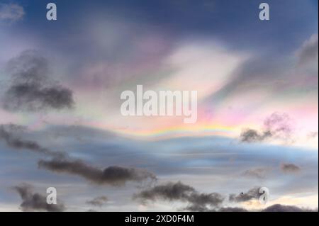 Nacreous Clouds über Durham, England, Großbritannien Stockfoto