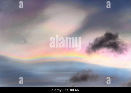 Nacreous Clouds über Durham, England, Großbritannien Stockfoto