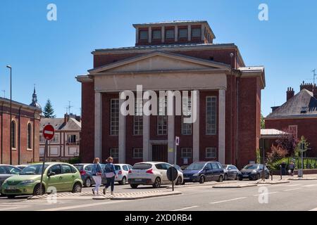 Amiens, Frankreich - 29. Mai 2020: Die Vereinigte Evangelische Kirche Frankreichs - Paroisse de la Somme (französisch: Eglise Protestante Unie de France - Paroisse de la) Stockfoto