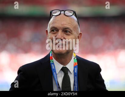 STUTTGART, DEUTSCHLAND - 19. JUNI: Bernd Neuendorf - DFB-Präsident vor dem Gruppenspiel der UEFA EURO 2024 zwischen Deutschland und Ungarn in der Stuttgart Arena am 19. Juni 2024 in Stuttgart. © diebilderwelt / Alamy Live News Stockfoto