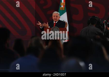 Mexiko-Stadt, Mexiko. Juni 2024. Der scheidende Präsident von Mexiko, Andres Manuel Lopez Obrador, sprach während einer Briefing-Konferenz im Nationalpalast. Lopez Obrador sprach über die Fortschritte beim ISSSTE-Transformationsprojekt und die Erklärungen der DEA zur Justizreform. Am 19. Juni 2024 in Mexiko-Stadt. (Foto: Carlos Santiago/ Credit: Eyepix Group/Alamy Live News Stockfoto