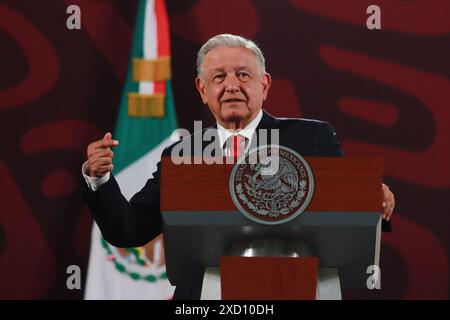 Mexiko-Stadt, Mexiko. Juni 2024. Der scheidende Präsident von Mexiko, Andres Manuel Lopez Obrador, sprach während einer Briefing-Konferenz im Nationalpalast. Lopez Obrador sprach über die Fortschritte beim ISSSTE-Transformationsprojekt und die Erklärungen der DEA zur Justizreform. Am 19. Juni 2024 in Mexiko-Stadt. (Foto: Carlos Santiago/ Credit: Eyepix Group/Alamy Live News Stockfoto