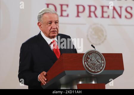 Mexiko-Stadt, Mexiko. Juni 2024. Der scheidende Präsident von Mexiko, Andres Manuel Lopez Obrador, sprach während einer Briefing-Konferenz im Nationalpalast. Lopez Obrador sprach über die Fortschritte beim ISSSTE-Transformationsprojekt und die Erklärungen der DEA zur Justizreform. Am 19. Juni 2024 in Mexiko-Stadt. (Foto: Carlos Santiago/Eyepix Group/SIPA USA) Credit: SIPA USA/Alamy Live News Stockfoto