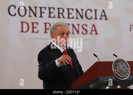 Mexiko-Stadt, Mexiko. Juni 2024. Der scheidende Präsident von Mexiko, Andres Manuel Lopez Obrador, sprach während einer Briefing-Konferenz im Nationalpalast. Lopez Obrador sprach über die Fortschritte beim ISSSTE-Transformationsprojekt und die Erklärungen der DEA zur Justizreform. Am 19. Juni 2024 in Mexiko-Stadt. (Foto: Carlos Santiago/Eyepix Group/SIPA USA) Credit: SIPA USA/Alamy Live News Stockfoto