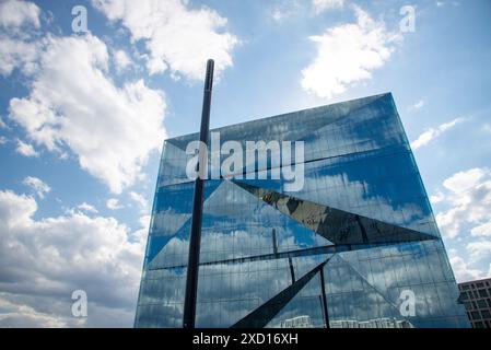 Der berühmte Cube am Washington Square in Berlin Stockfoto