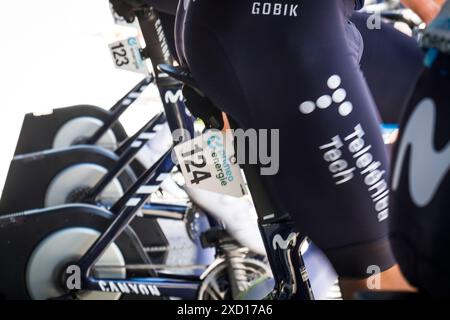Schweiz, Kanton Tessin, Tour de Suisse 2024, Ambri, Movistar Team, Stockfoto