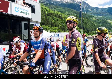 Schweiz, Kanton Tessin, Tour de Suisse 2024, Ambri, Abfahrt der Bühne Stockfoto