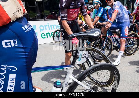 Schweiz, Kanton Tessin, Tour de Suisse 2024, Ambri, Torstein Træen Stockfoto