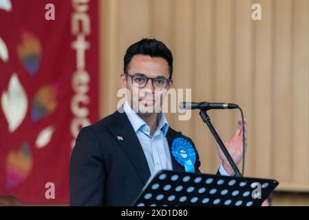 Belle Vue Baptist Church, Southend on Sea, Essex, Großbritannien. Juni 2024. Die wichtigsten Kandidaten, die für den Wahlkreis kandidieren, haben sich bei den Zusammenstößen versammelt, um ihre Manifeste vorzubringen und Fragen der Öffentlichkeit zu beantworten. Diese und ihre bisherige Bezirksgrenze von Southend East sind seit ihrer Gründung im Jahr 1950 konservativ. 2024 Kandidaten waren Gavin Haran, Konservative Stockfoto