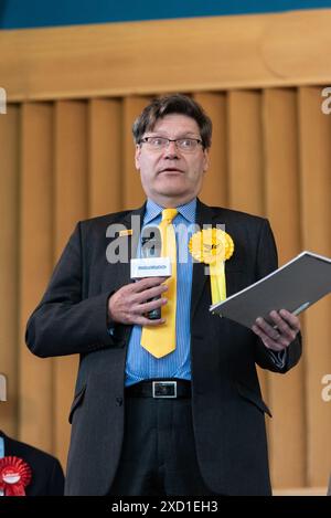 Belle Vue Baptist Church, Southend on Sea, Essex, Großbritannien. Juni 2024. Die wichtigsten Kandidaten, die für den Wahlkreis kandidieren, haben sich bei den Zusammenstößen versammelt, um ihre Manifeste vorzubringen und Fragen der Öffentlichkeit zu beantworten. Diese und ihre bisherige Bezirksgrenze von Southend East sind seit ihrer Gründung im Jahr 1950 konservativ. 2024 Kandidaten sind James Allen (Lib Dems) Stockfoto