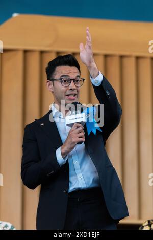 Belle Vue Baptist Church, Southend on Sea, Essex, Großbritannien. Juni 2024. Die wichtigsten Kandidaten, die für den Wahlkreis kandidieren, haben sich bei den Zusammenstößen versammelt, um ihre Manifeste vorzubringen und Fragen der Öffentlichkeit zu beantworten. Diese und ihre bisherige Bezirksgrenze von Southend East sind seit ihrer Gründung im Jahr 1950 konservativ. 2024 Kandidaten waren Gavin Haran, Konservative Stockfoto