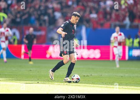 Hamburg, Deutschland. Juni 2024. Mirlind Daku (19) aus Albanien wurde während des Spiels der UEFA Euro 2024 in der Gruppe B zwischen Kroatien und Albanien im Volksparkstadion in Hamburg gesehen. Quelle: Gonzales Photo/Alamy Live News Stockfoto