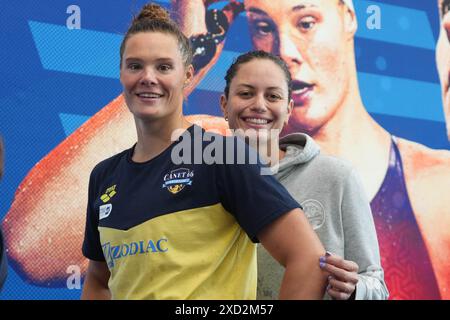 MAHIEU Pauline VON CANET 66 NATATION UND TEREBO Emma VON AMIENS METROPOLE NAT PODIUM 200 M Rückschläge bei den französischen Schwimmmeisterschaften 2024 am 19. Juni 2024 im Odyssée Aquatic Complex in Chartres, Frankreich - Foto Laurent Lairys / ABACAPRESS. KOM Stockfoto