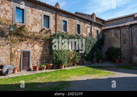 Ein Blick auf Civita di Bagnoregio, die sterbende Stadt. Stockfoto