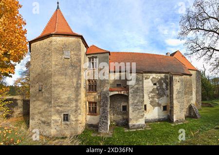 Schloss Cuknstejn im öffentlichen Park 'Tercino udoli' in Nove Hrady in Südböhmen, Tschechien, Europa Stockfoto