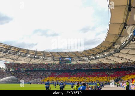 Stuttgart, Deutschland. Juni 2024. Ein allgemeiner Überblick über die Arena Stuttgart vor dem Spiel Deutschland gegen Ungarn UEFA Euro 2024 Gruppe A in der Arena Stuttgart am 19. Juni 2024. (Foto: Dimitrije Vasiljevic) Credit: Dimitrije Vasiljevic/Alamy Live News Stockfoto