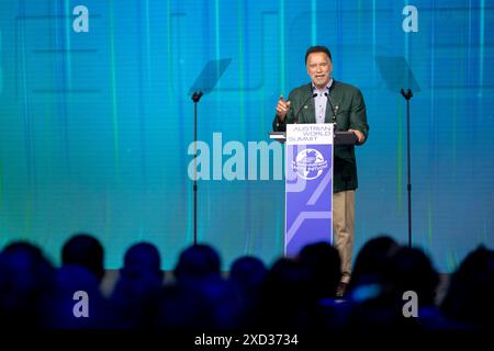 Wien, Wien, Österreich. Juni 2024. ARNOLD SCHWARZENEGGER auf dem ÖSTERREICHISCHEN WELTGIPFEL 2024 unter dem Motto „Be Nützlich: Tools for a Healthy Planet“ in der Wiener Hofburg. Quelle: ZUMA Press, Inc./Alamy Live News Stockfoto