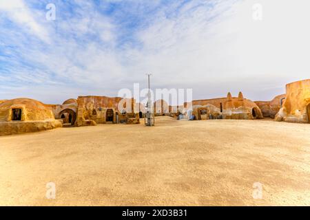 Überreste des Filmsets 1977 Star Wars. Die Landschaft des Planeten Tatooine aus dem Film Star Wars, Tozeur, Sahara, Tunesien, Afrika Stockfoto