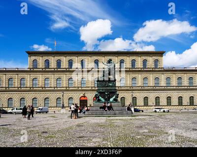 Die Residenz vom Max-Joseph-Platz in München Stockfoto