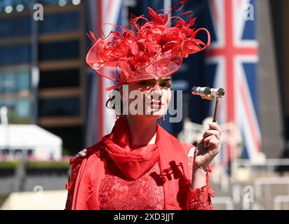 Ascot, Großbritannien. Juni 2024. Rennfahrer, die am dritten Tag der Royal Ascot, Ascot Racecourse teilnehmen. Quelle: Doug Peters/EMPICS/Alamy Live News Stockfoto