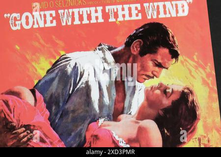 Viersen, Deutschland - 9. Mai. 2024: Filmplakat aus dem Film Gone With the Wind mit Clark Gable und Vivien Leigh aus dem Jahr 1939 Stockfoto