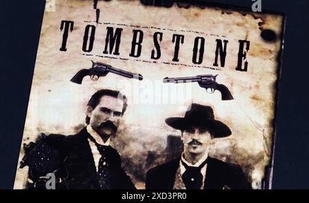 Viersen, Deutschland - 9. Mai. 2024: Detail des Kinofilms Vintage Art Poster des Westernfilms Tombstone mit Val Kilmer, Kurt Russell von 1993 Stockfoto