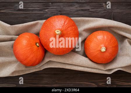 Uchiki Kuri Kürbis oder Red Kuri Kürbis Ernte Stockfoto