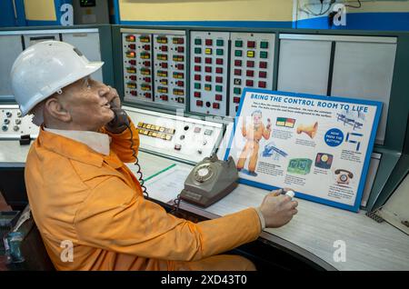 Eine Ausstellung, die die Gefahren des Kohlebergbaus aus dem 19. Jahrhundert in der Caphouse Colliery und Hope Pit zeigt, wo sich das National Coal Mining Museum for England befindet. Stockfoto