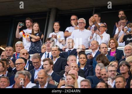 Stuttgart, Deutschland. Juni 2024. Viktor Orban (li, , Ministerpräsident Ungarn), UEFA Präsident Aleksander Ceferin re: Bundeskanzler Deutschland Ola Stockfoto