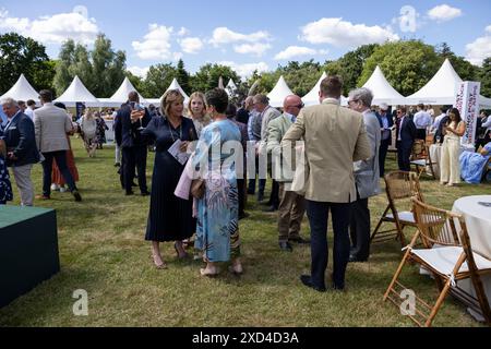 The Goffs London Sale, Londons exklusivster Vollblut-Verkauf, bei dem Pferde für Millionen Menschen den Besitzer wechseln, Kensington Palace Gardens, London, Großbritannien Stockfoto