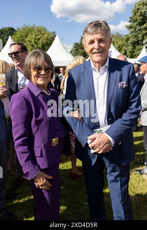 Robert und Barbara McClure nehmen an den Goffs London Sale Teil, Londons exklusivster Vollblut-Verkauf, Kensington Palace Gardens, Großbritannien Stockfoto