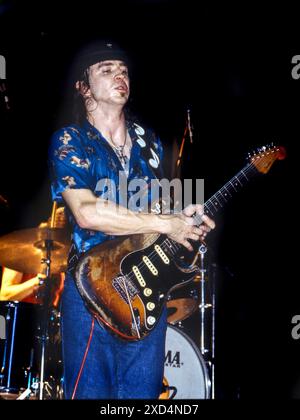 US-amerikanischer Blues/Rock-Gitarrist Steve Ray Vaughan im Konzert in London 1984 Stockfoto