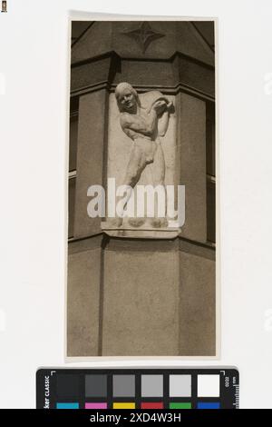 10., Reumannplatz 23 - Amalienbad - Fassadendetail - Plastik Martin Gerlach jun. (1879–1944), Fotograf Timtom, Amalienbad, Skulptur, Architekturskulptur um 1926 Stockfoto