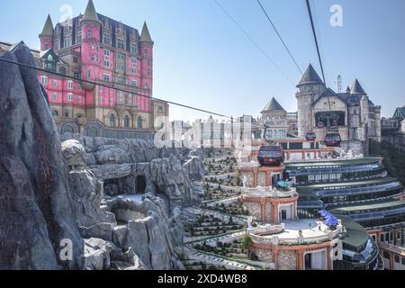 BA Na Hills, Vietnam - 7. Februar 2024: Französisches Dorf im Sunworld Ba Na Hills Resort, da Nang, Vietnam Stockfoto