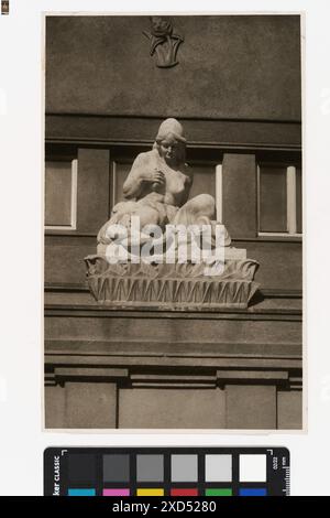 10., Reumannplatz 23 - Amalienbad - Plastik Martin Gerlach jun. (1879–1944), Fotograf Timtom, Amalienbad, Skulptur, Architekturskulptur um 1926 Stockfoto