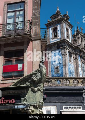 Gebäude Fassaden der Straßen von porto. Kirche. Porto. Portugal 30.05.2024 Stockfoto