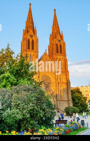 Die Kirche St. Ludmila auf dem Friedensplatz in Prag, Tschechische Republik. Stockfoto