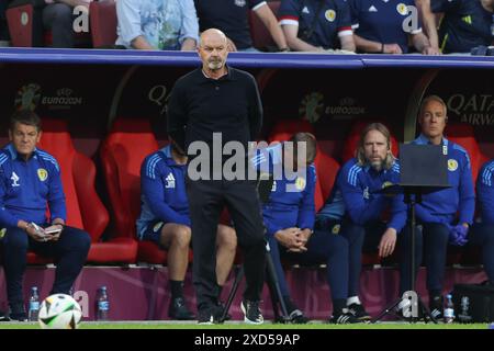 Köln, Deutschland. Juni 2024. Trainer Steve Clarke aus Schottland war beim Spiel der UEFA EURO 2024 zwischen Schottland und der Schweiz im RheinEnergieStadion im Einsatz. Endpunktzahl: Schottland 1:1 Schweiz. Quelle: SOPA Images Limited/Alamy Live News Stockfoto
