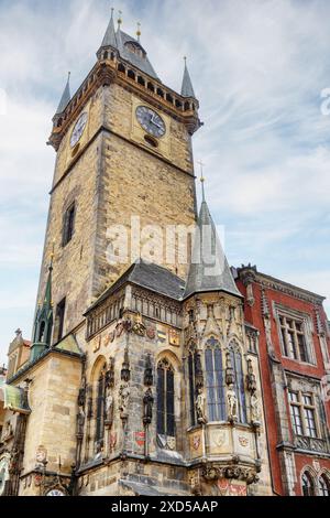 Fantastischer Blick auf das Alte Rathaus auf dem Altstädter Platz in Prag, Tschechische Republik. Prag ist eine beliebte Touristenattraktion Europas. Stockfoto
