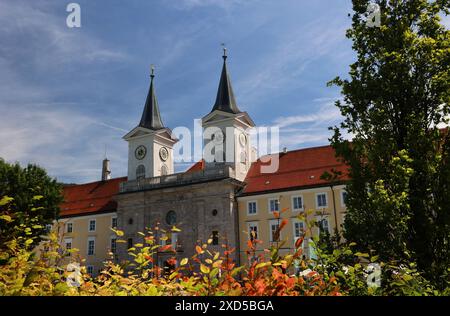 Tegernsee, Bayern, Deutschland 18. Juni 2024 hier der Blick auf das Kloster Tegernsee in der Ortschaft Tegernsee Landkreis Miesbach *** Tegernsee, Bayern, Deutschland 18. Juni 2024 hier ist der Blick auf das Kloster Tegernsee in der Ortschaft Tegernsee im Landkreis Miesbach Stockfoto