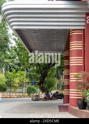 06 15 2024 Neu renoviertes Eros Cinema Art déco Eros Cinema Churchgate Mumbai Maharashtra Indien Asien Stockfoto