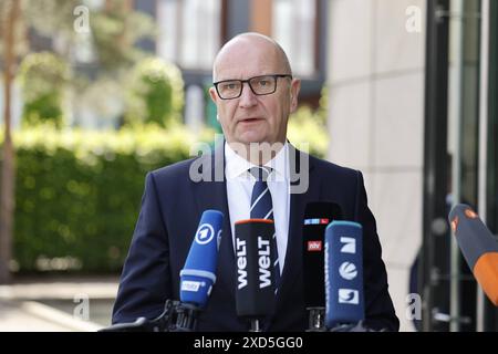 Dietmar Woidke Ministerpräsidentenkonferenz in Berlin, Schwerpunktthemen Sicherheit und Verteidigung, Migration, Bezahlkarte, Pflichtversicherung gegen Elementarschäden, am 20.06.2024 in Berlin, Hessische Landesvertretung, Deutschland *** Dietmar Woidke Ministerpräsidenten Konferenz in Berlin, Schwerpunkt Sicherheit und Verteidigung, Migration, Zahlungskarte, Pflichtversicherung gegen Elementarschäden, am 20 06 2024 in Berlin, Hessische Landesvertretung, Deutschland Stockfoto