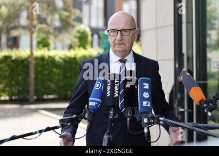 Dietmar Woidke Ministerpräsidentenkonferenz in Berlin, Schwerpunktthemen Sicherheit und Verteidigung, Migration, Bezahlkarte, Pflichtversicherung gegen Elementarschäden, am 20.06.2024 in Berlin, Hessische Landesvertretung, Deutschland *** Dietmar Woidke Ministerpräsidenten Konferenz in Berlin, Schwerpunkt Sicherheit und Verteidigung, Migration, Zahlungskarte, Pflichtversicherung gegen Elementarschäden, am 20 06 2024 in Berlin, Hessische Landesvertretung, Deutschland Stockfoto