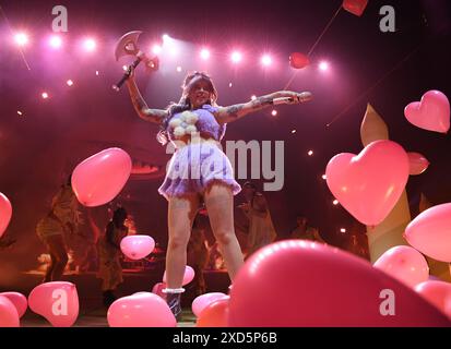 Sunrise, FL, USA. Juni 2024. Melanie Martinez tritt während der Trilogy Tour im Amerant Bank Area am 19. Juni 2024 in Sunrise, Florida auf. Quelle: Mpi04/Media Punch/Alamy Live News Stockfoto