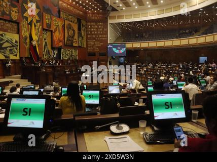 RESOLUTION EXPRESSIONS NOBOA Quito, Donnerstag, 20. Juni 2024 die Plenartagung 936, hat die Tagesordnung geändert, um eine Resolution gegen die Äußerungen von Präsident Noboa in Bezug auf mehrere Präsidenten verschiedener Länder zu verabschieden. im Plenum des Legislativpalastes Fotos API Rolando Enriquez Quito Pichincha Ecuador POL ASAMBLEA RESOLUTION EXPRESSIONS NOBOA 199901bec6dad115768f92d4c0f9e70a Copyright: xROLANDOxENRIQUEZx Stockfoto