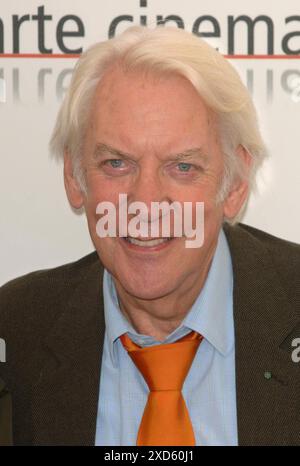 Dateifoto vom 09/05 von Donald Sutherland bei einem Fotobesuch für seinen Film Casanova beim 62. Filmfestival von Venedig im Palazzo del Casino in Venedig. Der kanadische Schauspieler Donald Sutherland ist im Alter von 88 Jahren nach „langer Krankheit“ gestorben, wie sein Agent gegenüber der Nachrichtenagentur PA bestätigte. Ausgabedatum: Donnerstag, 20. Juni 2024. Stockfoto