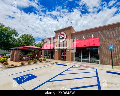 Douglasville, GA - 10. Juni 2024: Panda Express ist ein Kettenrestaurant mit amerikanischer chinesischer Küche in einem schnellen, ungezwungenen Ambiente. Stockfoto