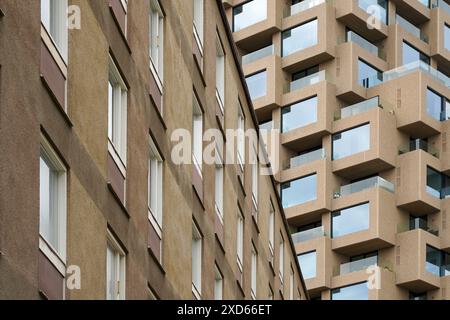 Fassadendetails der Wohntürme Norra Tornen in Vasastaden, Stockholm, Schweden. Entworfen vom Architekten Reinier de Graaf. Stockfoto