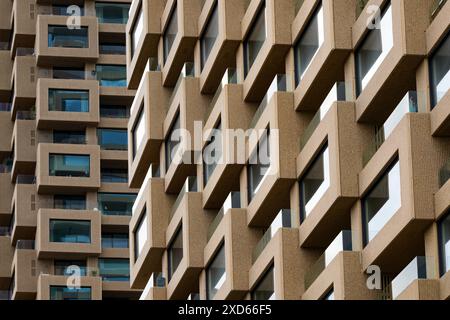 Fassadendetails der Wohntürme Norra Tornen in Vasastaden, Stockholm, Schweden. Entworfen vom Architekten Reinier de Graaf. Stockfoto